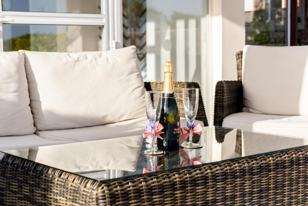 Villa Marina Sunrise By Ezoria Villas Coral Bay Luaran gambar